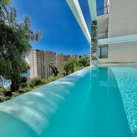New With Infinite Pool Monaco 펜션