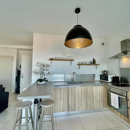 Hébergement de vacances Studio Neuf Avec Piscine Monaco