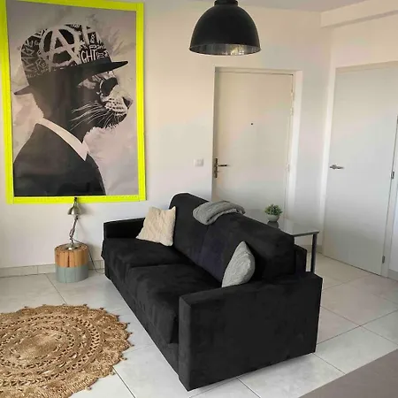 Hébergement de vacances Studio Neuf Avec Piscine Monaco